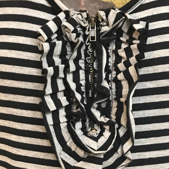 Black and Gray Tank Top with Ruffle Zipper - Picture 2 of 10